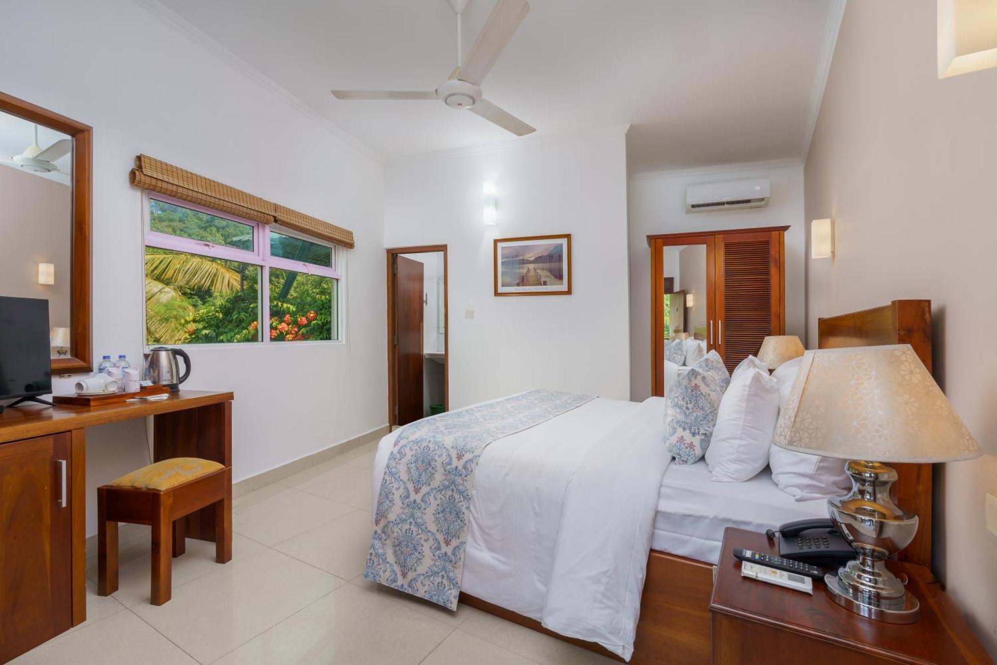 Hotel Travellers Nest Kandy Zewnętrze zdjęcie
