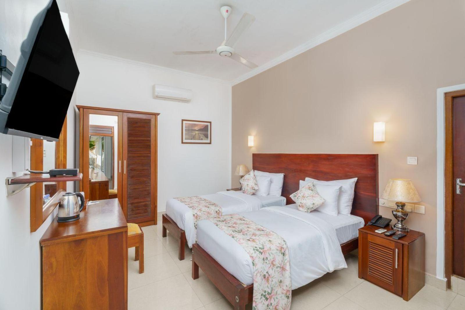 Hotel Travellers Nest Kandy Zewnętrze zdjęcie