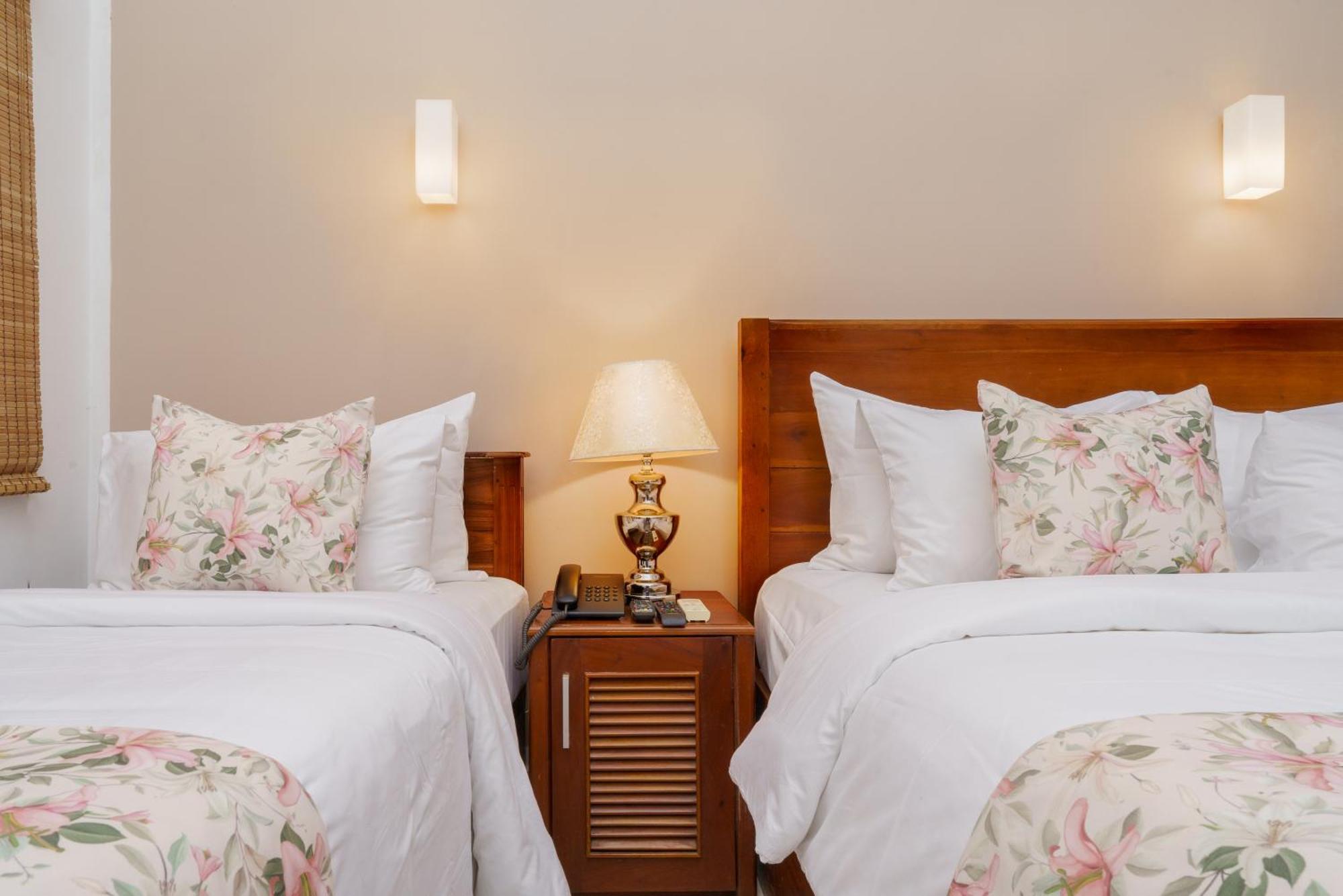 Hotel Travellers Nest Kandy Zewnętrze zdjęcie