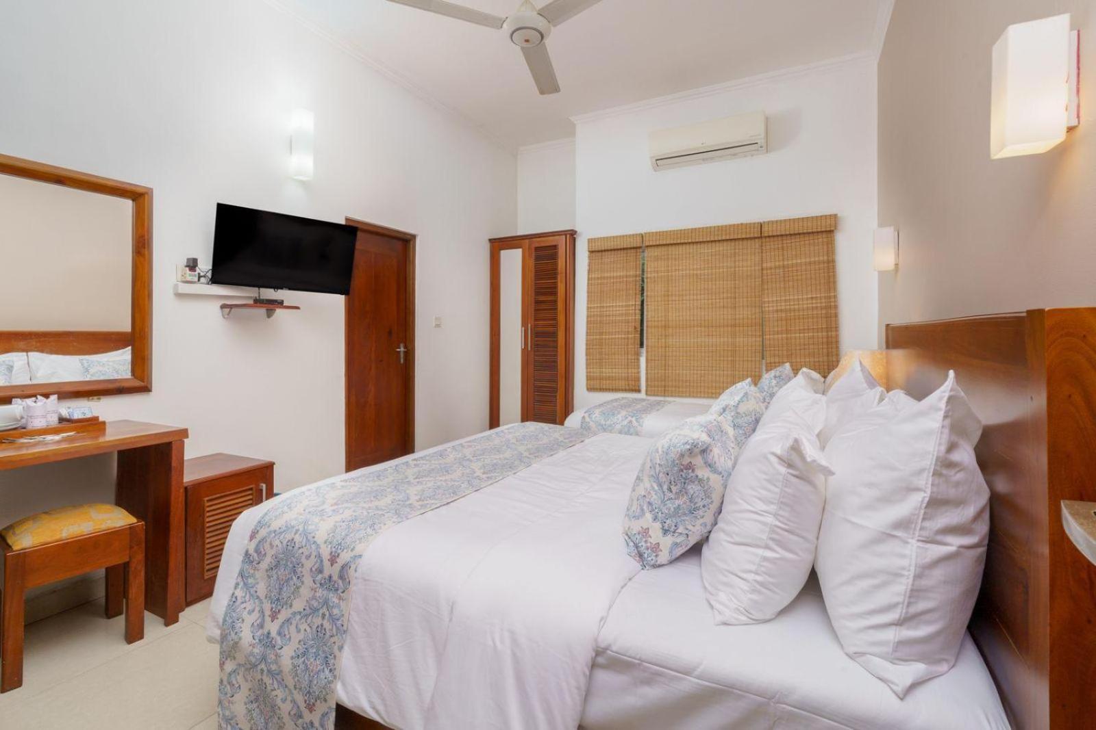 Hotel Travellers Nest Kandy Zewnętrze zdjęcie