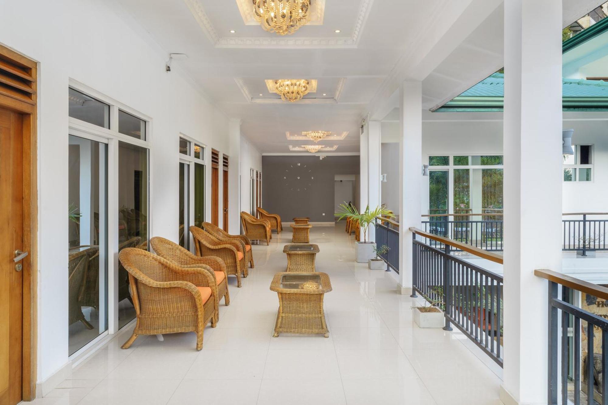 Hotel Travellers Nest Kandy Zewnętrze zdjęcie