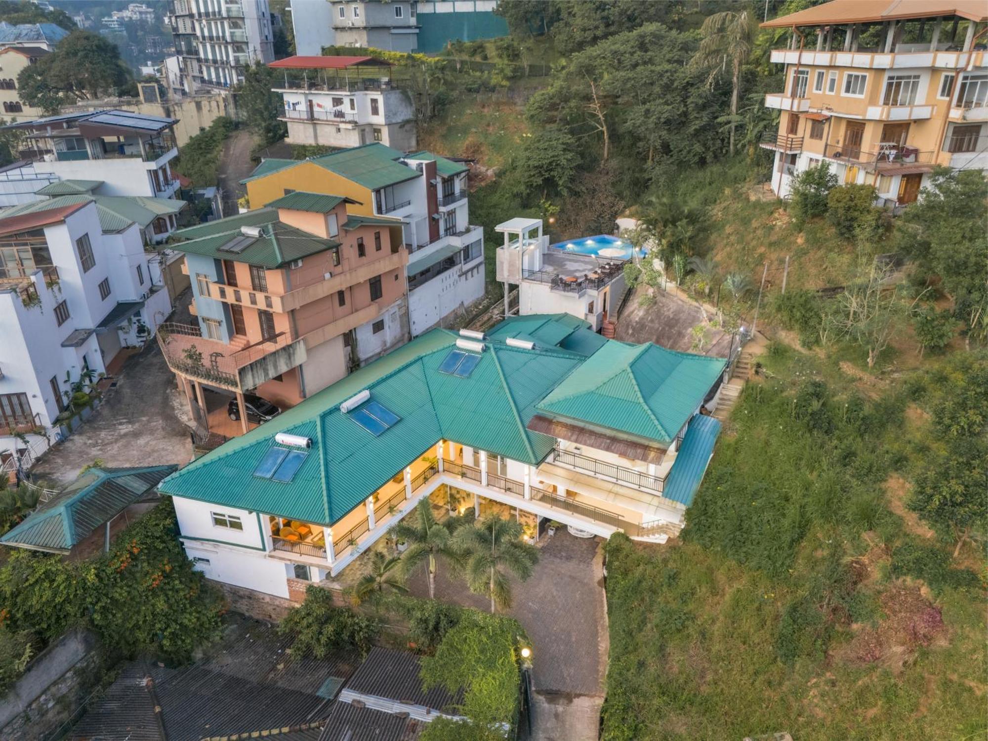 Hotel Travellers Nest Kandy Zewnętrze zdjęcie